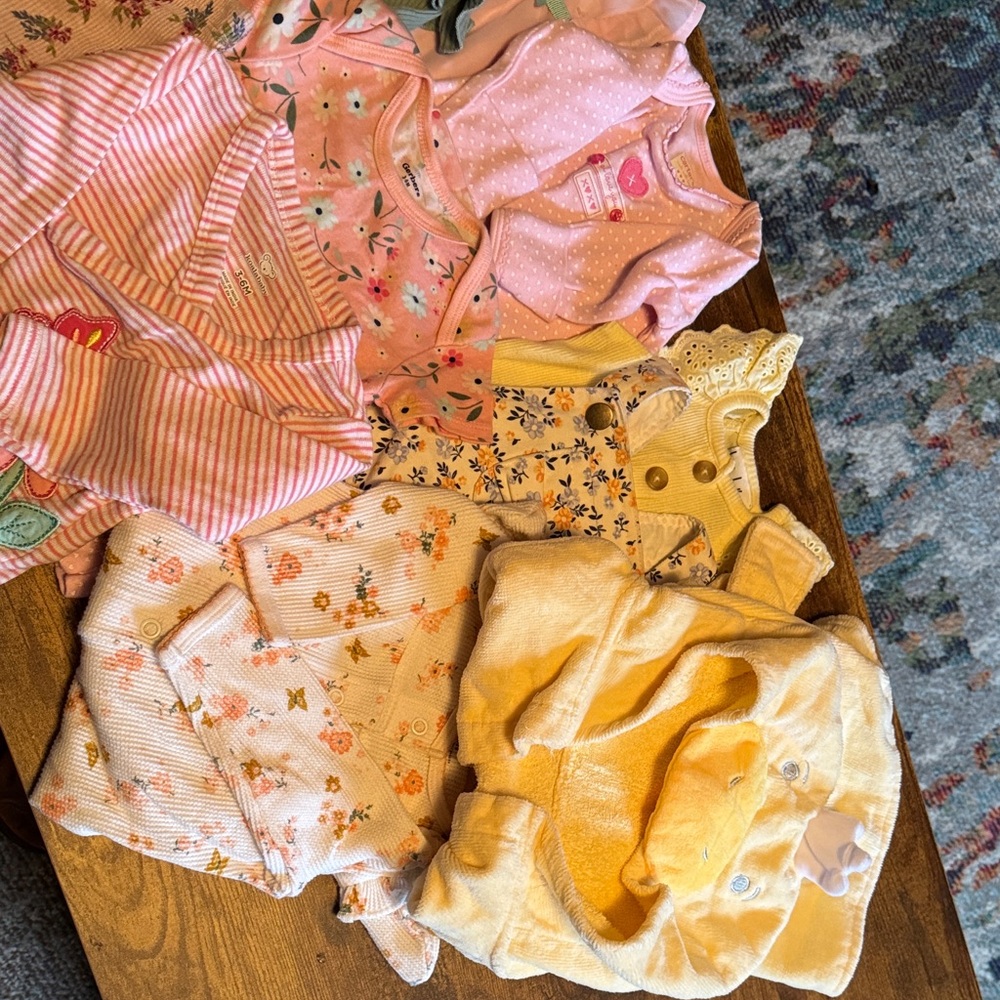 Assorted Baby Clothing Set - Picture 3 of 13